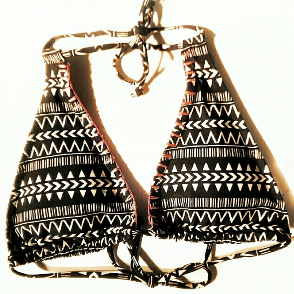 VOLCOM Bikini Triangle Black White Top